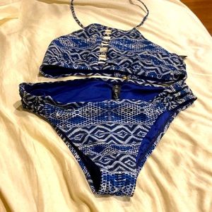 La Blanca large top and bottom blue black and white! Original price 130 bucks